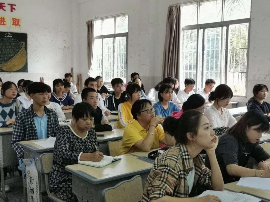 我院学生工作科举行新生班主任及班级心理委员培训会